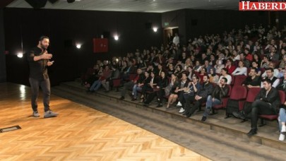 AŞKIM KAPIŞMAK GÜLMEKTEN KIRDI GEÇİRDİ