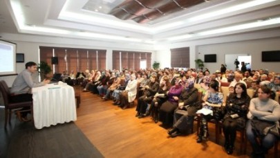 ‘Kadınlar daha kolay ikna oluyor’