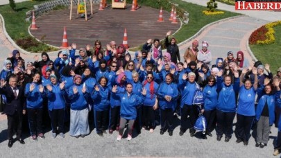 Spor yapan kadınlara eşofman hediyesi