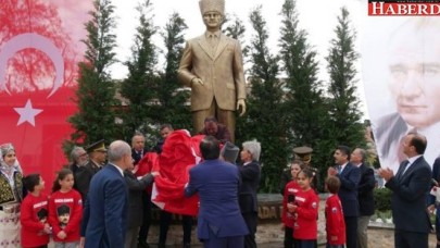 23 Nisan coşkusu dev Atatürk heykeliyle taçlandı
