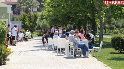 Akgün, Meclis toplantılarını parklara taşıdı
