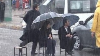 BDP'li vekil polis otosunu tekmeledi