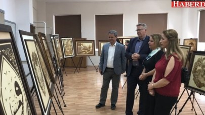 Başkan Cem Kara eserlere hayran kaldı