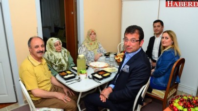 İFTAR VAKTİ, GÖNÜLLERE KONUK OLUYORLAR