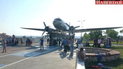Müze Uçağın Kanadı Artık Tramplen Olarak Kullanılmıyor