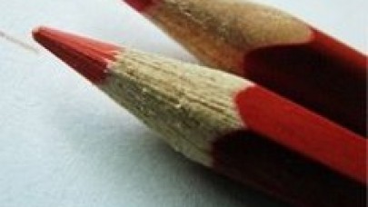 Cezaevinde 'kırmızı kalem yasağı' tartışması