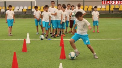 YAZ SPOR OKULLARI FUTBOL BRANŞINA BÜYÜK İLGİ