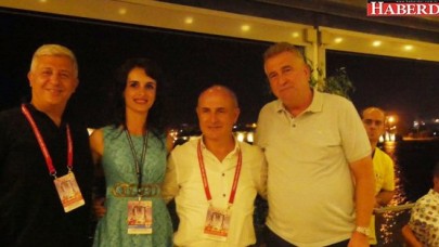 Başkan Cem Kara ödül törenine katıldı