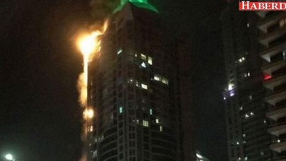 Dünyaca ünlü gökdelen alev alev yandı