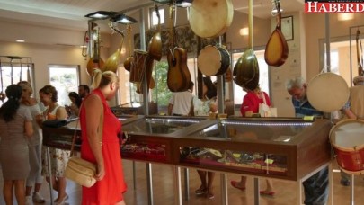 Dünya kültürünü yansıtan çalgılar, Büyükçekmece’de sergileniyor