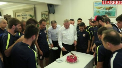 Başkan Cem Kara Çatalcaspor kampını ziyaret etti