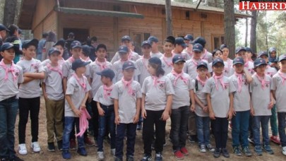 ÇOCUKLAR GÜLSÜN Kİ GELECEK AYDINLANSIN