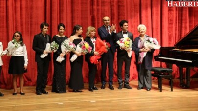 LEYLA GENCER’DE YENİ SEZON İDİL BİRET İLE AÇILDI