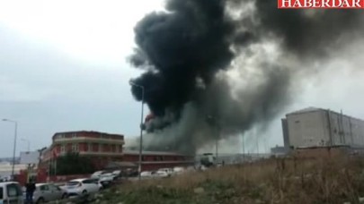 Beylikdüzünde Tekstil Fabrikasında Yangın