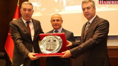 Belediye meclisinden Başkan Akgün’e takdir