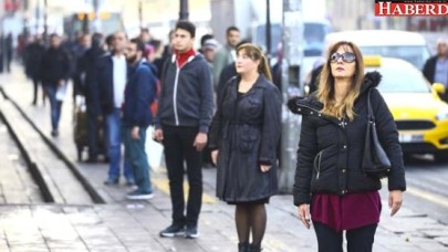 Türkiye Atasına Ağlıyor! Saat 9u 5 Geçe, Tüm Ülkede Hayat Durdu