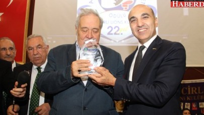 Ortaylıya &quot;Atatürkçü Düşünceye Hizmet Ödülü&quot;