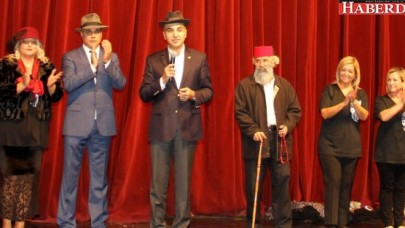 Başkan Kerimoğlu mebus oldu, şarkı söyledi