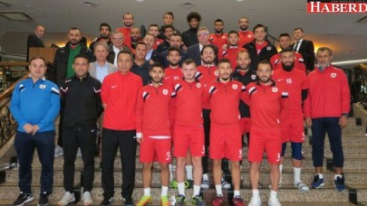 Başkan Cem Kara’dan futbolculara moral ziyareti
