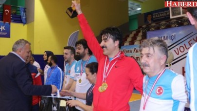 Voleybol’da Şampiyon Ruhsat Denetim Müdürlüğü Oldu