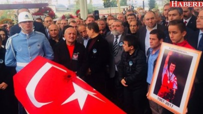 Bu dev adamı asla unutmayacağız!