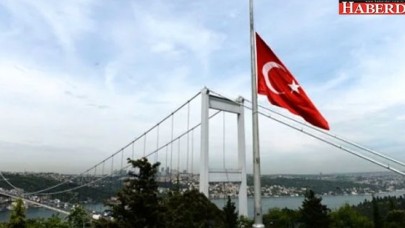 Bayraklar Mısır için yarıya indirildi