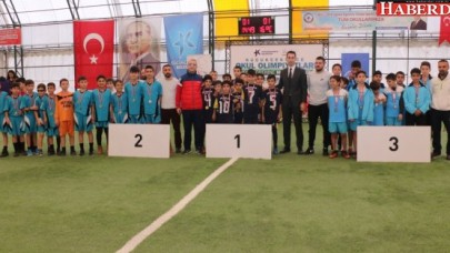 OKUL OLİMPİYATLARI FUTBOL TURNUVASI SONA ERDİ