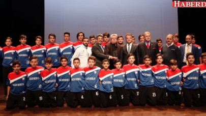 ŞAMPİYONLARA ÖDÜL YAĞDI