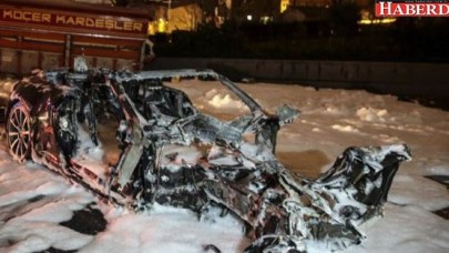 TEM Otoyolunda feci kaza: Lüks araç alev alev yandı