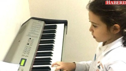 Uzaktan gelen piyano sesi Çatalcalı minik sanatçılardan