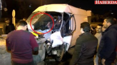 Avcılarda Korkunç Kaza! Yaralı Sürücü, Camdan Dışarı Savruldu