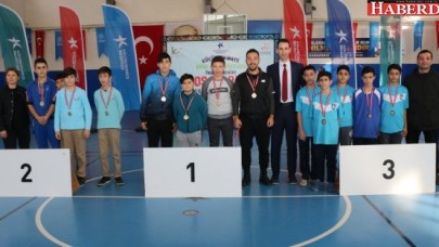 BADMİNTON MÜSABAKALARI SONA ERDİ