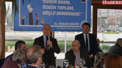 Akgün: Günümüzde gazetecilerin işi çok zor