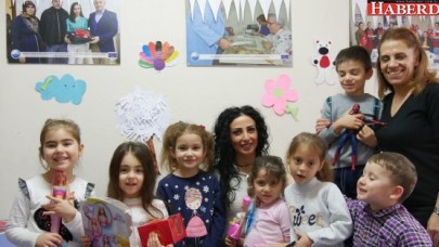 Gülin Akgün’den miniklere hediye yağmuru