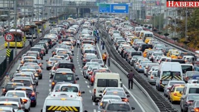 İstanbulda &quot;ikinci yarıyıl&quot; trafiği