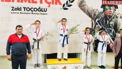 “Mehmetçiğe Destek” turnuvasında kazanmanın gururunu yaşadılar