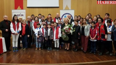 “Atatürk’ü devrimlerinde tanıyoruz”