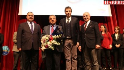 “İki Yaka Yarım Aşk’’ izleyicilerle buluştu