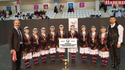 Büyükçekmece’nin minik folklorcuları İstanbul şampiyonu oldu