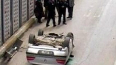 3 takla atan otomobilden burnu kanamadan çıktı