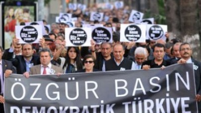 Gazeteci tutuklamasına gazetecilerden protesto