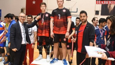VOLEYBOL MÜSABAKALARI SONA ERDİ