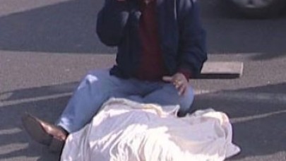 Metrobüs köprüsünden düşen kadın öldü