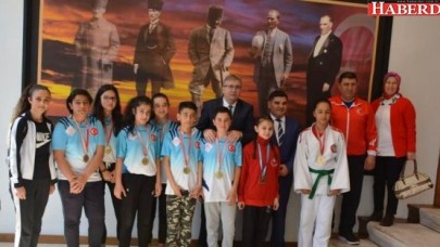 Kara, Şampiyon Bocce ve Judo Takımını tebrik etti
