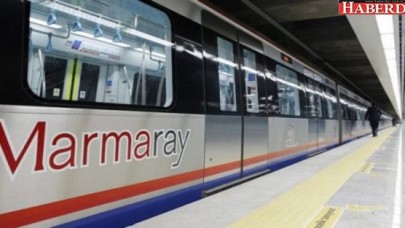 Marmarayda Raylara Düşen Yolcu Hayatını Kaybetti, Seferler Durduruldu