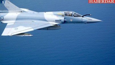 Yunan uçağı Egede düştü