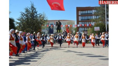 Çatalcada “Uluslararası 23 Nisan Çocuk Festivali” başladı.