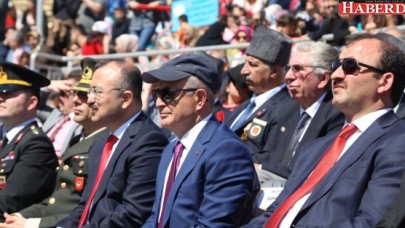 Akgün: 23 Nisan’ı istediğimiz seviyede kutlayamıyoruz