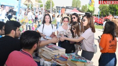 BU FESTİVALE GİRİŞ PARAYLA DEĞİL KİTAPLA