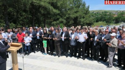 Şehidimiz kabri başında ve adının verildiği okulda anıldı